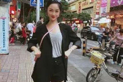 突发！知名女歌手演唱会现场两次晕倒最新回应